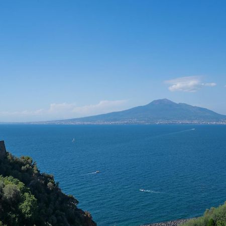 Sea View Deluxe Apartments Vico Equense Exterior photo