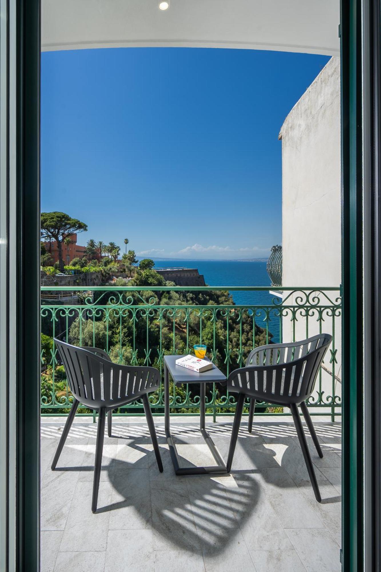 Sea View Deluxe Apartments Vico Equense Exterior photo