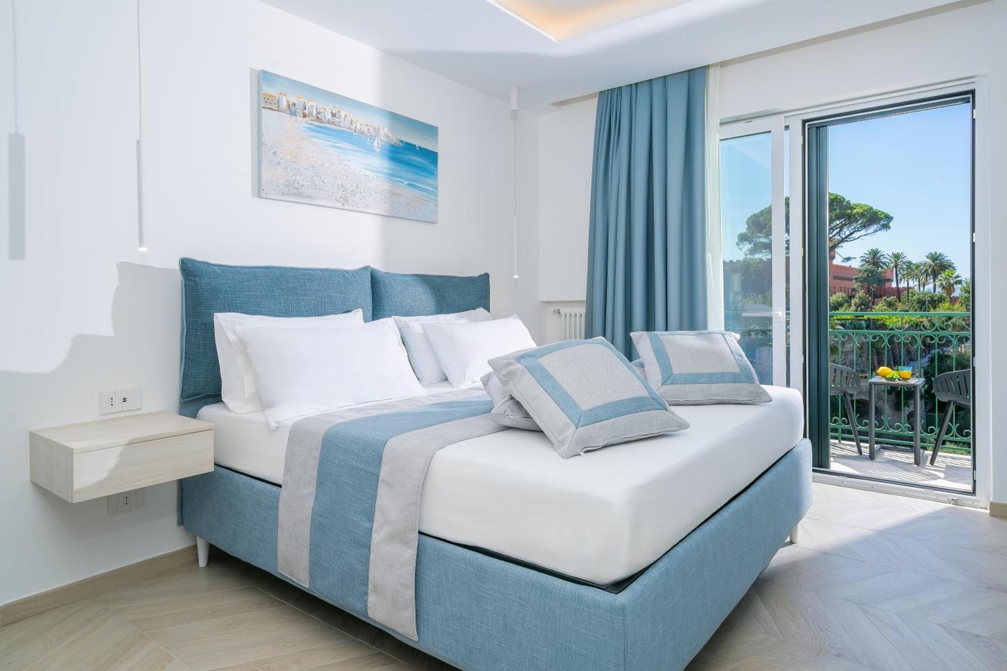 Sea View Deluxe Apartments Vico Equense Exterior photo